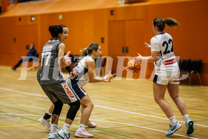 Basketball, Win2Day Basketball Damen Superliga 2024/25, Grunddurchgang 9.Runde, Vienna Timberwolves, Klosterneuburg Duchess, Johanna Mölls (4), Gloria Niknejad (22)