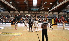 Basketball ABL 2017/18, Playoff VF Spiel 1 BK Dukes vs. Flyers Wels