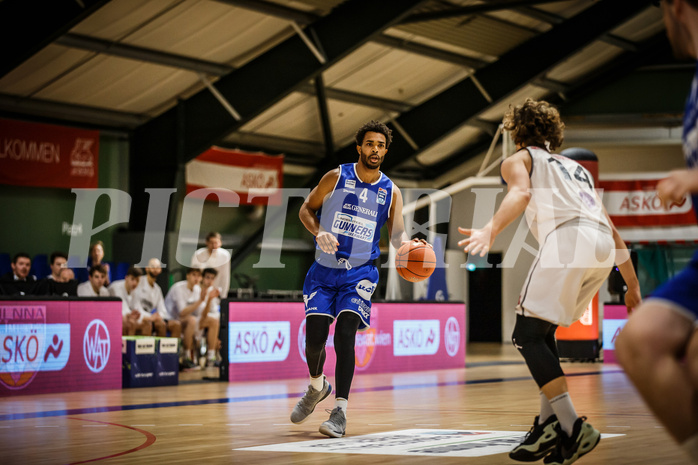 Basketball, Basketball Austria Cup 2021/22, 1/4 Finale, Vienna D.C. Timberwolves, UNGER STEEL Gunners Oberwart, Connor Cashaw (4)