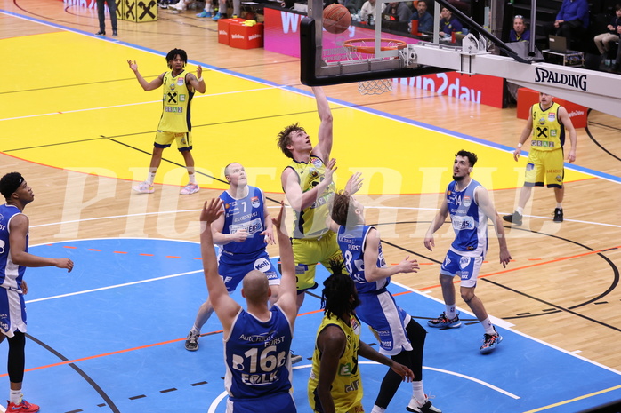 18.02.2023, Graz, Raiffeisen Sportpark Graz, Basketball Superliga 2022/23, Grunddurchgang, Runde 22, UBSC Raiffeisen Graz vs. Unger Steel Gunners Oberwart 18.02.2023, Graz, Raiffeisen Sportpark Graz, Basketball Superliga 2022/23, Grunddurchgang, Runde 22, UBSC Raiffeisen Graz vs. Unger Steel Gunners Oberwart