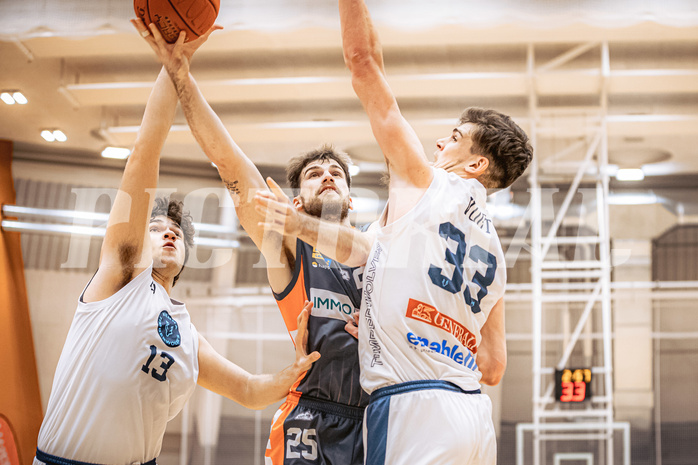 Basketball, Win2Day Superliga 2022/23, Grunddurchgang 13.Runde, Vienna Timberwolves, BK IMMOunited Dukes, Luka Damjanac (13), Noam Weinberg (25), Chris Vogt (33)