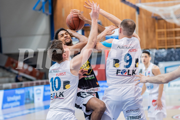 Basketball, Basketball Superliga 2022/23, 1. Platzierungsrunde, Oberwart Gunners, Gmunden Swans, Brock Gardner (10), Zachary Charles (2), Edi Patekar (9)