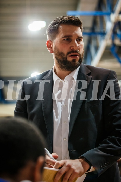 Basketball, Admiral Basketball Superliga 2019/20, Grunddurchgang 6.Runde, Oberwart Gunners, St. Pölten, Horst Leitner (Coach) Basketball, Admiral Basketball Superliga 2019/20, Grunddurchgang 6.Runde, Oberwart Gunners, St. Pölten, Horst Leitner (Coach)