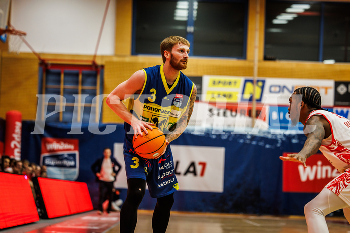 Basketball, win2day Basketball Superliga 2024/25, Grunddurchgang 18.Runde, Traiskirchen Lions, UBSC Graz, Cooper Robb (3)