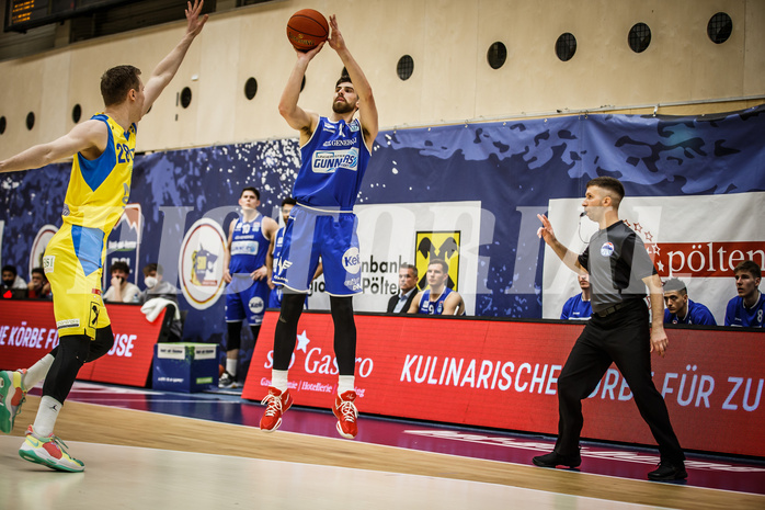 Basketball, bet-at-home Basketball Superliga 2021/22, Platzierungsrunde 9.Runde, SKN St. Pölten Basketball, Oberwart Gunners, Ioannis Chatzinikolas (11)
