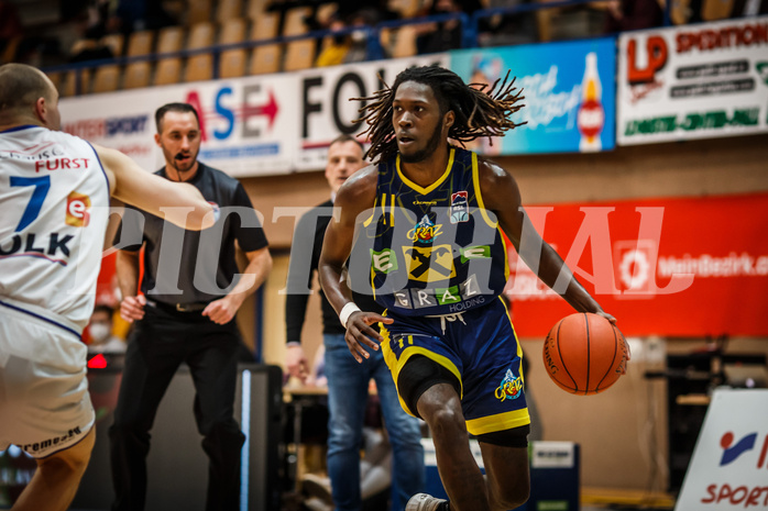 Basketball, bet-at-home Basketball Superliga 2021/22, Platzierungsrunde Spiel 8, Oberwart Gunners, UBSC Graz, Lesly Varner (11)