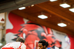 Basketball, Win2Day Superliga 2024/25, 2. Platzierungsrunde, Traiskirchen Lions, Oberwart Gunners, Benedikt Güttl (7), Quincy Diggs (13)