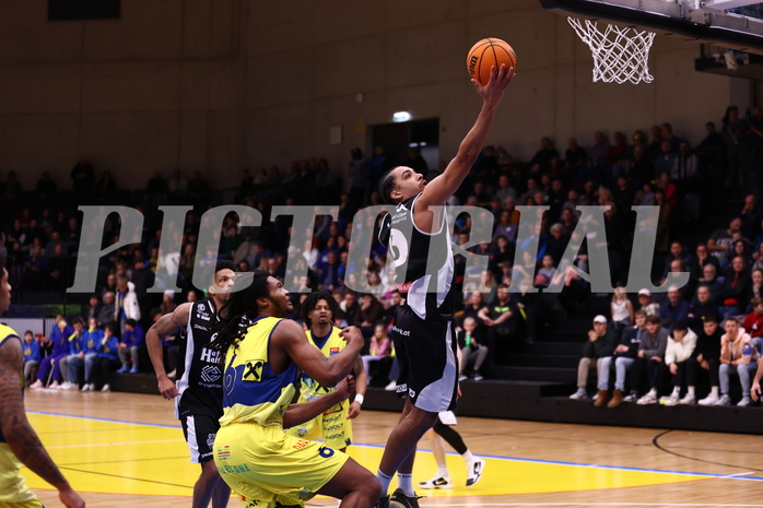 04.02.2024, Graz, Raiffeisen Sportpark Graz, Basketball Superliga 2023/24, Grunddurchgang, Runde 20, UBSC Raiffeisen Graz - OCS Capital Bulls 