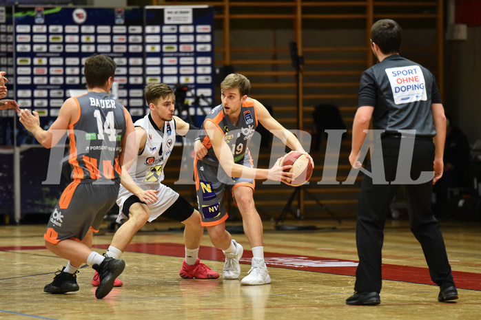 Basketball Superliga 2020/21, Grunddurchgang 18. Runde Flyers Wels vs. Klosterneuburg Dukes, Jan Raszdevsek (4), Jurica Blazevic (19), Basketball Superliga 2020/21, Grunddurchgang 18. Runde Flyers Wels vs. Klosterneuburg Dukes, Jan Raszdevsek (4), Jurica Blazevic (19),