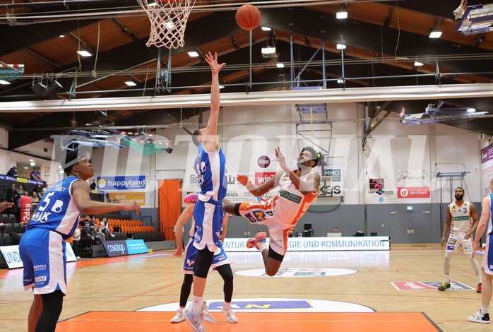 Basketball Superliga 2022/23, 4. Plazierungsrunde Klosterneuburg Dukes vs. Oberwart Gunners


