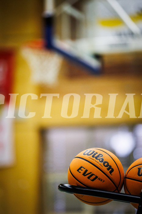 Basketball, Basketball Zweite Liga 2023/24, Grunddurchgang 2.Runde, Vienna United, Raiders Tirol, feature, ball