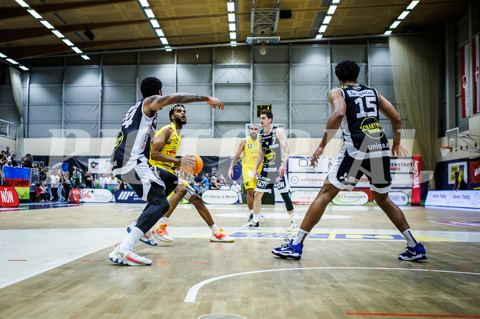 Basketball, Win2Day Superliga 2023/24, Grunddurchgang 4.Runde, SKN St. Pölten, Gmunden Swans, Michael Anthony Randolph Jr. (5)