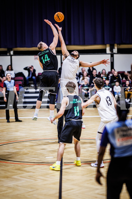 Basketball, Basketball Zweite Liga 2023/24, Grunddurchgang 17.Runde, Basket Flames, Union Deutsch Wagram Alligators, Branislav Balvan (14), Dennis Ugodi (23)