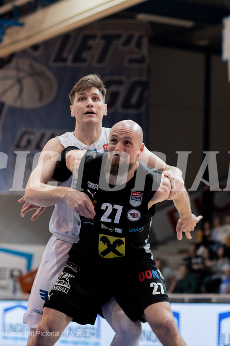 Basketball, win2day Basketball Superliga 2022/23, Grunddurchgang Runde 17, Oberwart Gunners, Flyers Wels, Brock Gardner (10), Christian von Fintel (27)