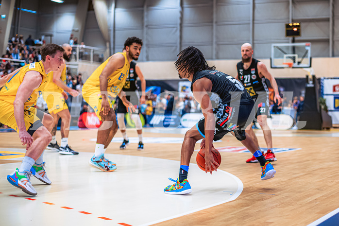 Basketball, Win2Day Superliga 2022/23, Viertelfinale Spiel 4, SKN St. Pölten Basketball, Raiffeisen Flyers Wels, Terell Allen (5)