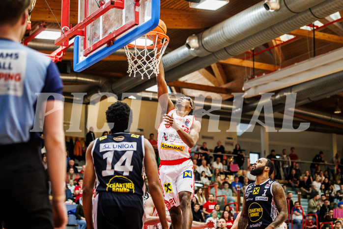 Basketball, win2day Basketball Superliga 2024/25, Platzierungsrunde 9. Runde, Traiskirchen Lions, Gmunden Swans, Nelson Haskin (21) Basketball, win2day Basketball Superliga 2024/25, Platzierungsrunde 9. Runde, Traiskirchen Lions, Gmunden Swans, Nelson Haskin (21)