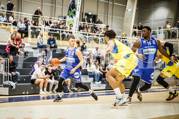 Basketball, bet-at-home Basketball Superliga 2021/22, Platzierungsrunde 9.Runde, SKN St. Pölten Basketball, Oberwart Gunners, Jonathan Knessl (12)