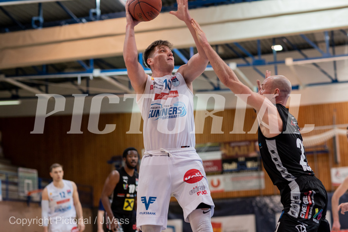 Basketball, win2day Basketball Superliga 2022/23, Grunddurchgang Runde 17, Oberwart Gunners, Flyers Wels, Brock Gardner (10), Christian von Fintel (27)
