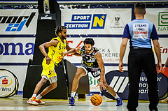 Basketball, Win2Day Superliga 2023/24, Grunddurchgang 4.Runde, SKN St. Pölten, Gmunden Swans, Michael Anthony Randolph Jr. (5), Patrick Emilien (15)