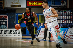 Basketball, bet-at-home Basketball Superliga 2021/22, Grunddurchgang Runde 9, Oberwart Gunners, Flyers Wels, Cameron Delaney (22)