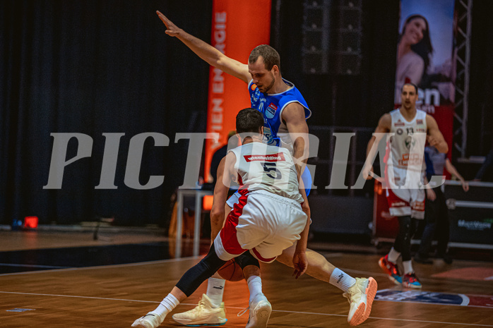 Basketball, Win2Day Superliga 2022/23, 8. Platzierungsrunde, BC Vienna, Oberwart Gunners, Bogic Vujosevic (5), Renato Poljak (16)