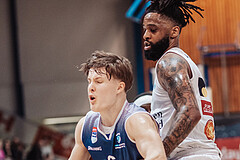 Basketball, Basketball Superliga 2023/24 , Qualifikationsrunde 4, Oberwart Gunners, BBC Nord Dragonz, Valentin Pasterk (6), Kris Monroe (13)