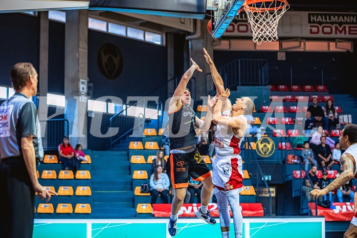 Basketball, Win2Day Superliga 2022/23, Grunddurchgang 3.Runde, BC GGMT Vienna, CITIES Panthers Fürstenfeld, Andrija Blatancic (4), Stefan Savic (13)