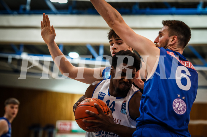 Basketball, bet-at-home Basketball Superliga 2021/22, Grunddurchgang Runde 14, Oberwart Gunners, Vienna D.C. Timberwolves, Emondre Rickman (14)