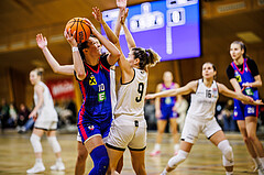 Basketball, Win2Day Basketball Damen Superliga 2024/25, Grunddurchgang 9.Runde, Basket Flames, UBSC-DBBC Graz, Ajla Meskic (10), Lisa Ganhör (9)