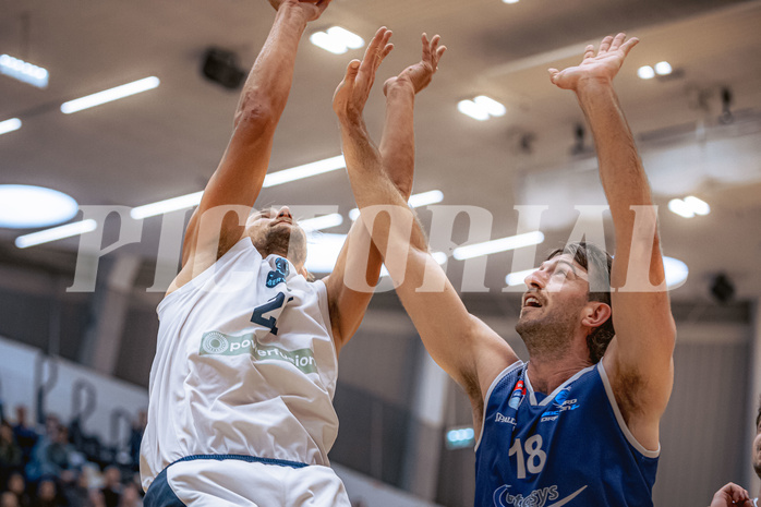 Basketball, Win2Day Superliga 2022/23, 7. Qualifikationsrunde, Vienna Timberwolves, BBC Nord Dragonz, Moritz Lanegger (21), Jordan David Roberts (18)