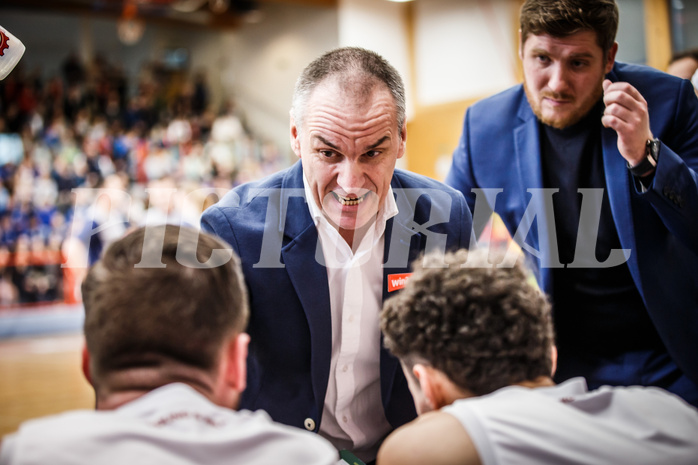 Basketball, win2day Basketball Superliga 2022/23, 10. Qualifikationsrunde, Traiskirchen Lions, Vienna D.C. Timberwolves, Radomir Mijanovic (Head Coach)