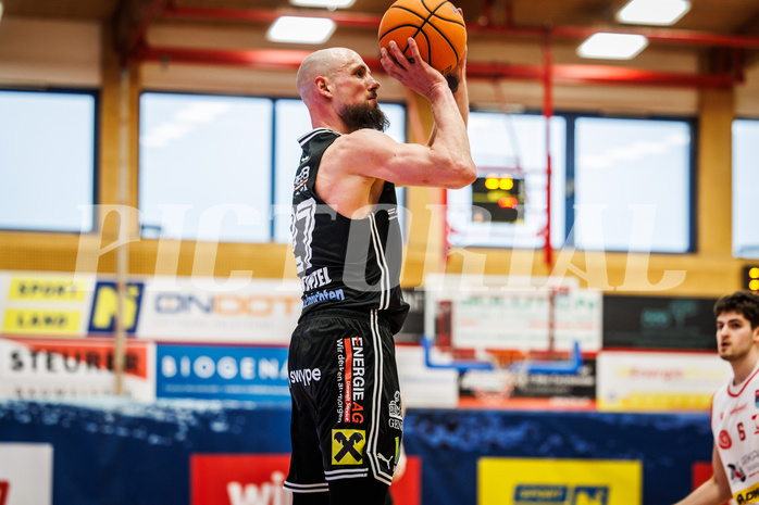 Basketball, win2day Basketball Superliga 2024/25, 8. Platzierungsrunde, Traiskirchen Lions, Flyers Wels, Christian Von Fintel (27)