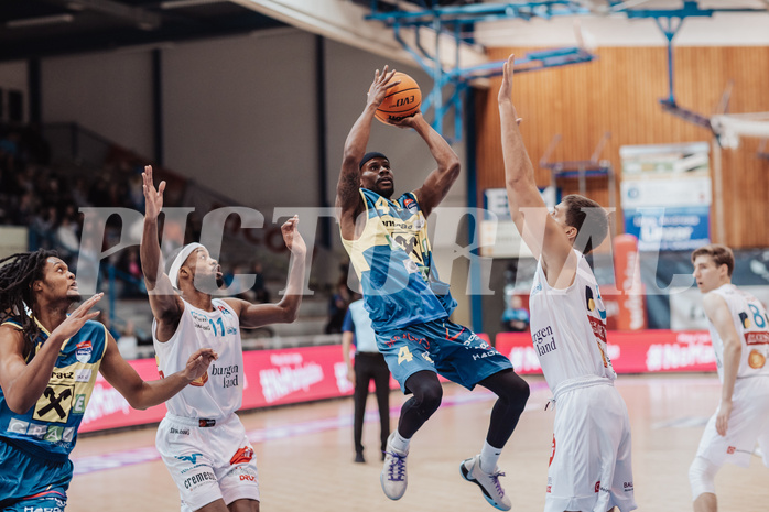 Basketball, Basketball Austria Cup 2023/24, Viertelfinale, Oberwart Gunners, UBSC Graz, Jalen Shaw (6), Derrek Brooks (11), Jeremy Smith (4), Simun Kovac (5), #nomanipulation