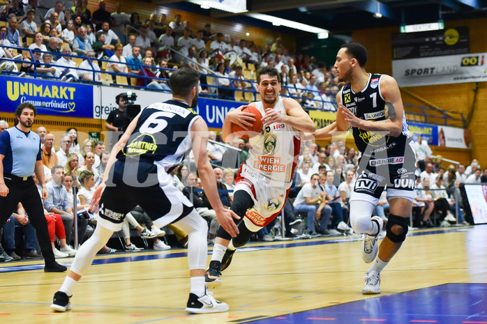 Win2Day Basketball Superliga 2022/23, Playoff,
Finale Spiel 1, Swans Gmunden vs BC Vienna,