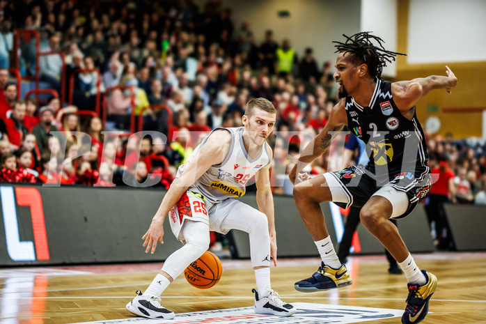 Basketball, Basketball Austria CUP 2023/24, Finale, Traiskirchen Lions, Flyers Wels, Edgars Lasenbergs (25)