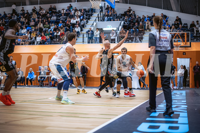 Basketball, Win2Day Superliga 2022/23, Grunddurchgang 3.Runde, Vienna D.C. Timberwolves, Raiffeisen Flyers Wels, Moritz Lanegger (21)