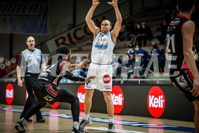 Basketball, bet-at-home Basketball Superliga 2021/22, Grunddurchgang Runde 9, Oberwart Gunners, Flyers Wels, Sebastian Käferle (7)