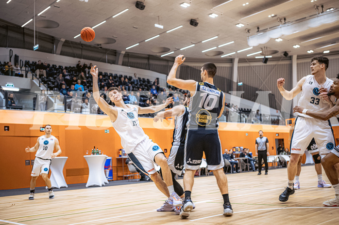 Basketball, Basketball Austria Cup 2022/23, Viertelfinale, Vienna Timberwolves, Gmunden Swans, Jakob Lohr (12)