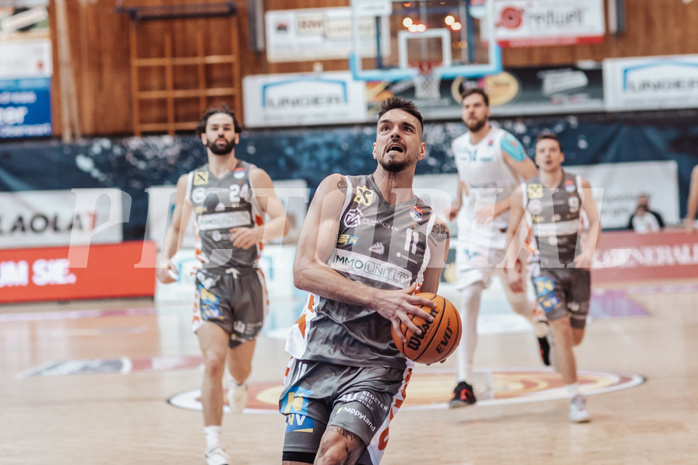 Basketball, Basketball Superliga 2023/24, Grunddurchgang 20.Runde, Oberwart Gunners, Klosterneuburg Dukes, Benjamin Blazevic (11) Basketball, Basketball Superliga 2023/24, Grunddurchgang 20.Runde, Oberwart Gunners, Klosterneuburg Dukes, Benjamin Blazevic (11)