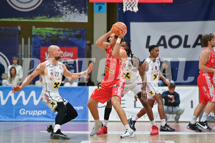 Basketball, Superliga 2024/25, Grunddurchgang 10.Runde, Flyers Wels vs. Traiskirchen Lions,
