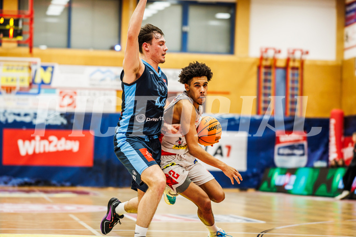 Basketball, win2day Basketball Superliga 2023/24, Grunddurchgang 20.Runde, Traiskirchen Lions, Vienna DC Timberwolves, Obinna Anthony Ndukwe (2)