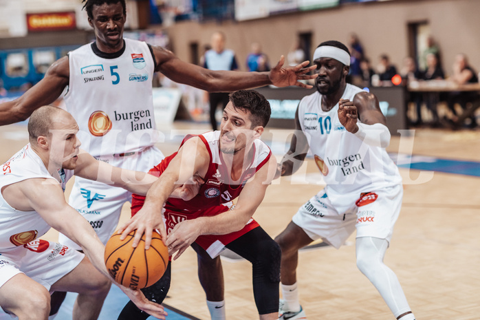 Basketball, Basketball Superliga 2023/24, Qualifikationsrunde 1., Oberwart Gunners, BC Vienna, Sebastian Kaeferle (7), Shaquille Rombley (5), Bogic Vujosevic (5), Munis Tutu (10)