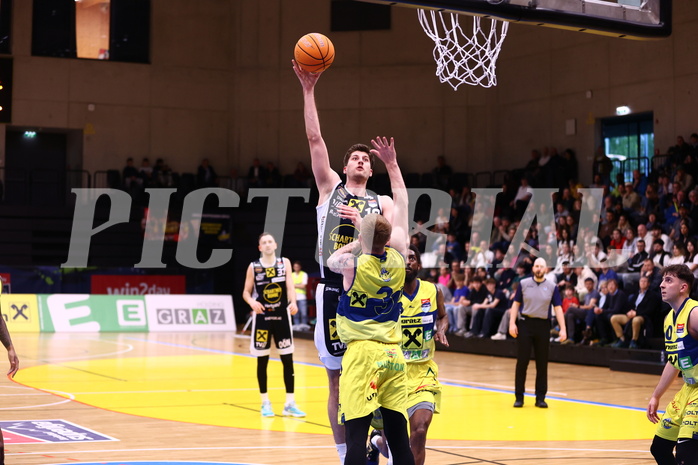 18.04.2025, Graz, Raiffeisen Sportpark Graz, Basketball Superliga 2024/25, Playoffs, Viertelfinale, Spiel 2, UBSC Graz - Gmunden Swans