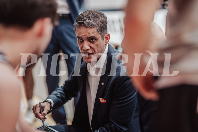 Basketball, Basketball Superliga 2023/24 , Qualifikationsrunde 10, Oberwart Gunners, Kapfenberg Bulls, Antonio Herrera (Head Coach)