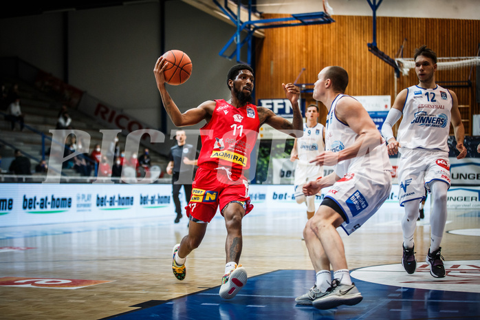 Basketball, bet-at-home Basketball Superliga 2021/22, Grunddurchgang Runde 10, Oberwart Gunners, Traiskirchen Lions, Taveion M. Hollingsworth (11)