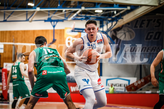 Basketball, bet-at-home Basketball Superliga 2021/22, Playoffs, Viertelfinale Spiel 3, Oberwart Gunners, Kapfenberg Bulls, Tyler Creammer (10)