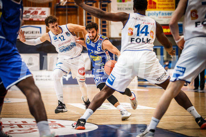 Basketball, bet-at-home Basketball Superliga 2021/22, Grunddurchgang Runde 8, Oberwart Gunners, Gmunden Swans, Daniel Friedrich (6)