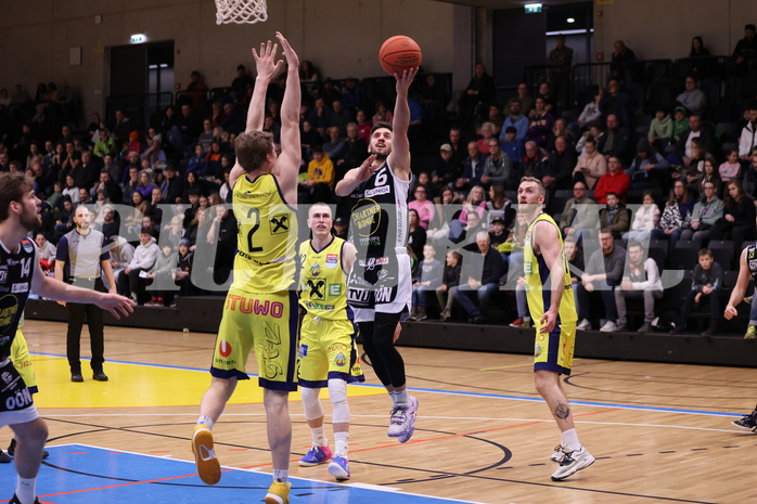 05.02.2023, Graz, Raiffeisen Sportpark Graz, Basketball Superliga 2022/23, Grunddurchgang, Runde 20, UBSC Raiffeisen Graz - OCS Swans Gmunden 05.02.2023, Graz, Raiffeisen Sportpark Graz, Basketball Superliga 2022/23, Grunddurchgang, Runde 20, UBSC Raiffeisen Graz - OCS Swans Gmunden