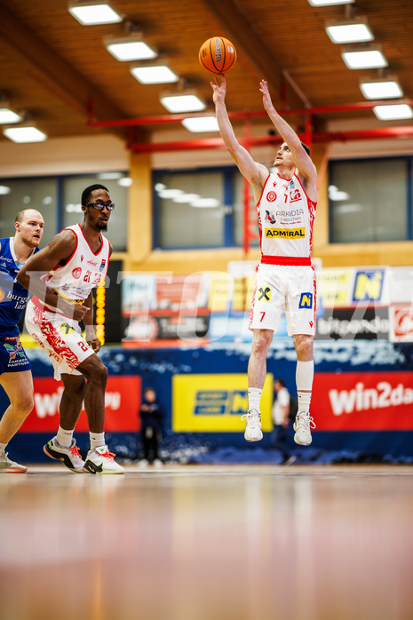 Basketball, Win2Day Superliga 2024/25, 2. Platzierungsrunde, Traiskirchen Lions, Oberwart Gunners, Benedikt Güttl (7)