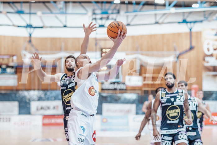 Basketball, Basketball Superliga 2023/24, Grunddurchgang 19.Runde, Oberwart Gunners, Gmunden Swans, Daniel Friedrich (6), Sebastian Kaeferle (7)